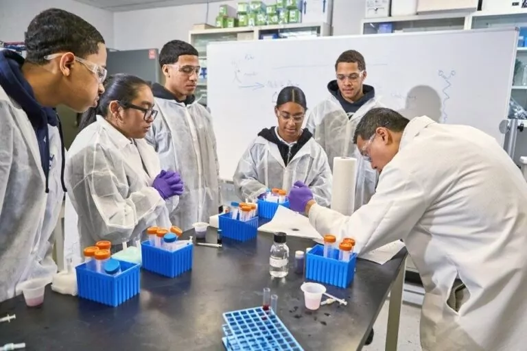 支持下一代的STEM专业人员