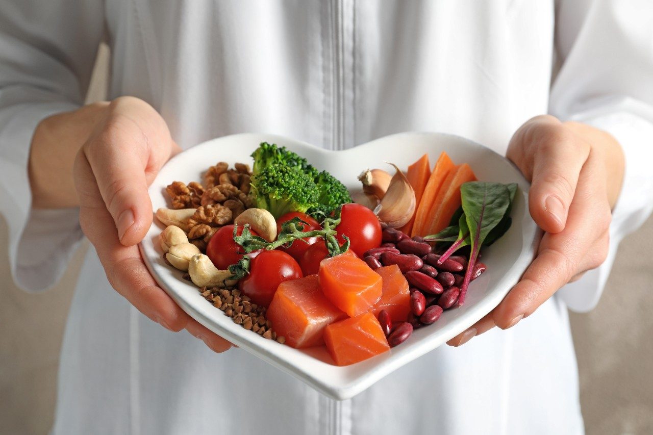 Plate with heart-healthy antioxidant foods